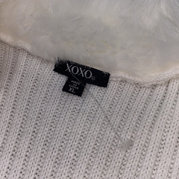 XOXO White Fur Vest Women’s - Picture 2 of 12